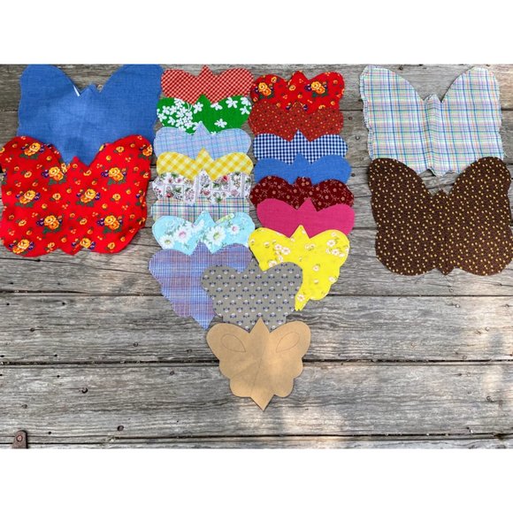 Vintage 1950s Lot of 70 Butterfly quilt Blocks Floral, plaid, Chambray - Picture 11 of 14